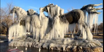 Actualmente, en Ciudad Juárez, el clima es soleado con una temperatura de 25°F (-4°C).