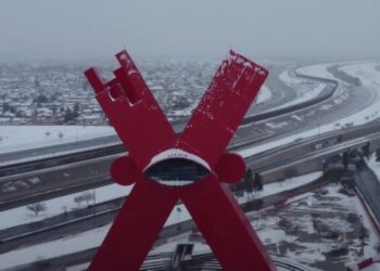 El frente frío número 21 ha ingresado a México, trayendo consigo un marcado descenso de temperaturas, lluvias y vientos fuertes