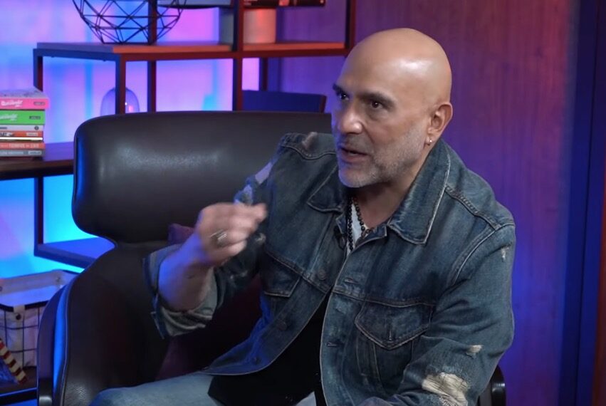 “No puedo vivir con nadie”: Héctor Suárez Gomís habla sobre su diagnóstico de Asperger