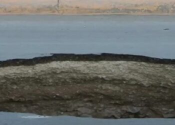 Se abre enorme socavón en Ciudad Juárez