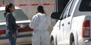 La víctima fue encontrada envuelta en una cobija en un vehículo con placas de Texas