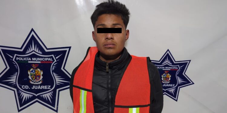 Testigos someten a presunto ladrón tras despojar a víctima de su celular