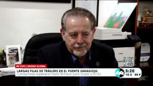 Largas filas de tráilers en el Puente Zaragoza. Noticias en tiempo real