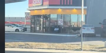 La cadena mexicana de tiendas de conveniencia OXXO abre su primera tienda en Odessa, Texas!