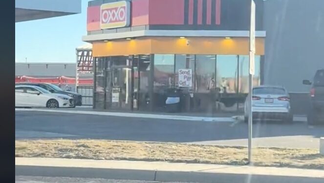 La cadena mexicana de tiendas de conveniencia OXXO abre su primera tienda en Odessa, Texas!