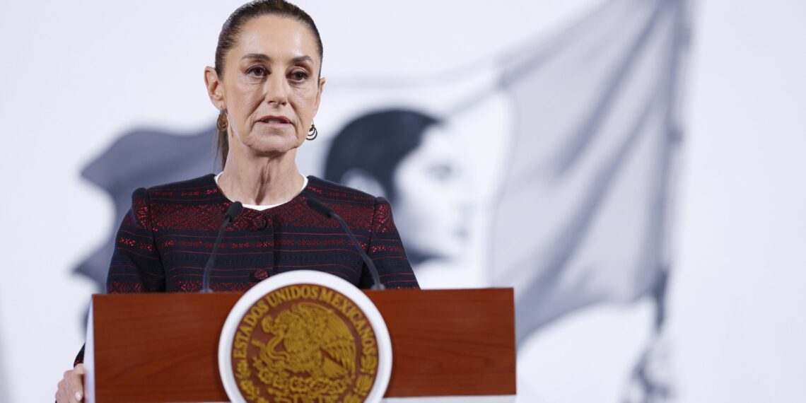 MEX7206. CIUDAD DE MÉXICO (MÉXICO), 21/03/2025.- La presidenta de México, Claudia Sheinbaum, participa este viernes durante su conferencia matutina en Palacio Nacional de la Ciudad de México (México). EFE/Sáshenka Gutiérrez
