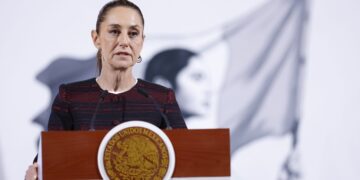 MEX7206. CIUDAD DE MÉXICO (MÉXICO), 21/03/2025.- La presidenta de México, Claudia Sheinbaum, participa este viernes durante su conferencia matutina en Palacio Nacional de la Ciudad de México (México). EFE/Sáshenka Gutiérrez