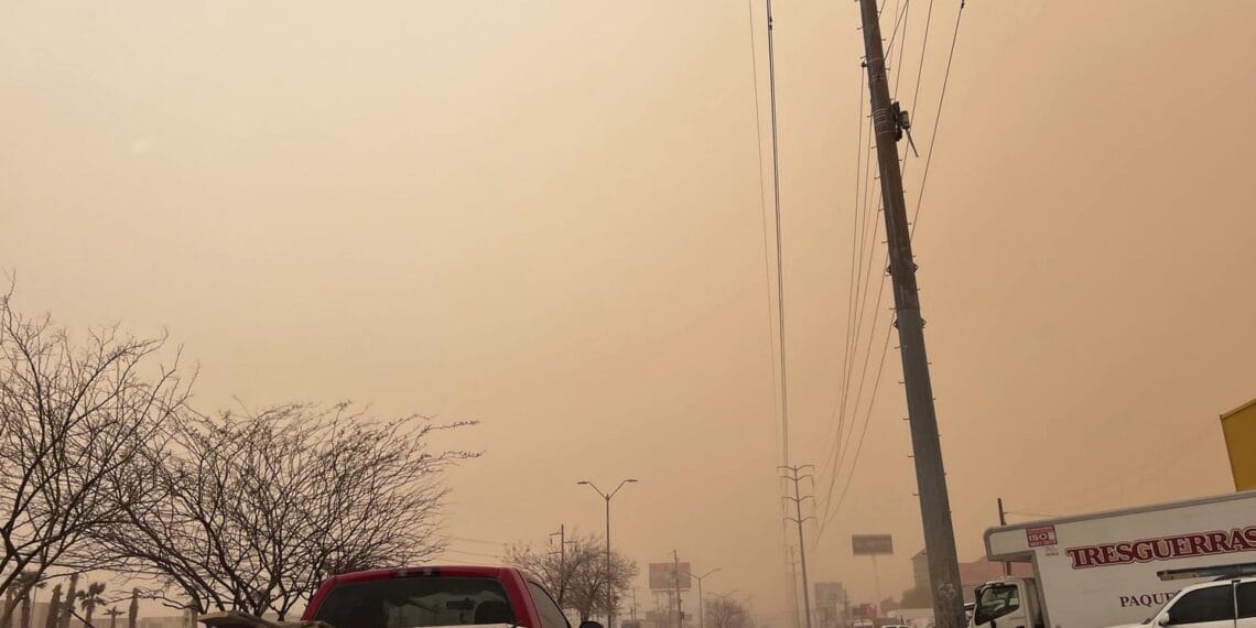 La Dirección General de Protección Civil informó que los fuertes vientos que afectan la ciudad disminuirán gradualmente entre las 6:00 de la tarde y la 1:00 de la mañana