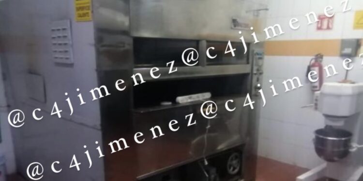 a madrugada de este sábado, empleados de la panadería Bisquets Obregón, ubicada sobre la Calzada Camarones, en la alcaldía Azcapotzalco