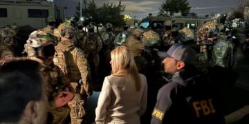 La fiscal general de Estados Unidos, Pam Bondi, anunció este jueves la detención de un salvadoreño indocumentado en Woodbridge, Virginia