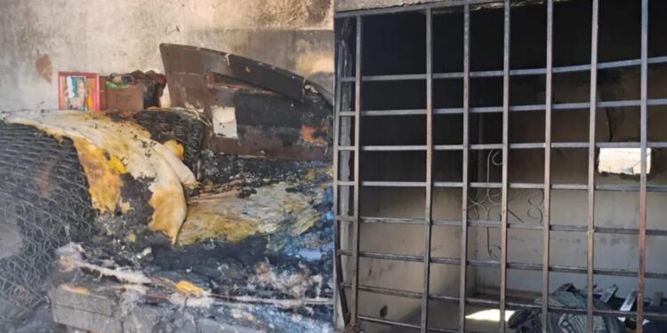 Abuelitos quedan atrapados en incendio en Torreón: vecinos denuncian posible maltrato