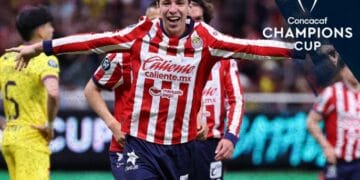 Chivas sorprende y vence al América en el Clásico Nacional de Concachampions