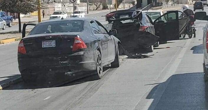Choque múltiple en Blvd. Zaragoza y Oaxaca deja solo daños materiales en Ciudad Juárez