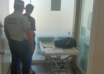 Detienen a sujeto en el Aeropuerto de Michoacán con más de un millón de pesos en efectivo