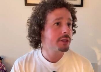 El influencer abordó el caso del campo de exterminio en Teuchitlán y criticó duramente al gobierno y al crimen organizado