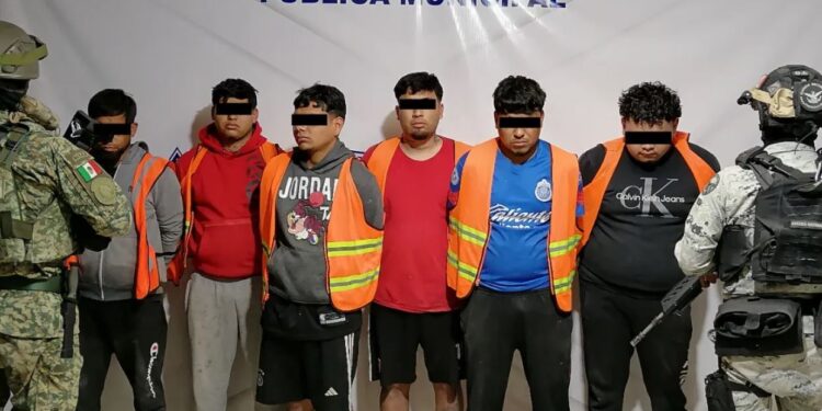 Resguardan a 10 migrantes y caen a seis presuntos secuestradores