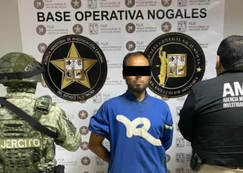 Sentencian a prisión a hombre por golpear con un tubo a un perrito