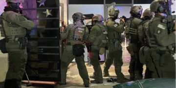 La operación de la DEA en Colorado Springs también resultó en el decomiso de armas, drogas y dinero en efectivo