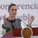 MEX8568. CIUDAD DE MÉXICO (MÉXICO), 03/04/2025.- La presidenta de México Claudia Sheinbaum, habla este jueves durante una rueda de prensa en Palacio Nacional de la Ciudad de México (México). Sheinbaum consideró "bueno" para México el anuncio de aranceles que hizo al resto del mundo este miércoles el mandatario de Estados Unidos, Donald Trump, algo que ella atribuyó a la "buena relación" entre ambos gobiernos. EFE/Mario Guzmán