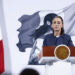 MEX9795. CIUDAD DE MÉXICO (MÉXICO), 14/04/2025.- La presidenta de México, Claudia Sheinbaum, habla durante una rueda de prensa este lunes, en el Palacio Nacional de Ciudad de México (México). Sheinbaum aseguró que no considera necesario un paro nacional de maestros, como ha advertido la Coordinadora Nacional de Trabajadores de la Educación (CNTE), el mayor sindicato de docentes en México, al afirmar que su gobierno mantiene el diálogo abierto y ha atendido diversas demandas laborales del magisterio. EFE/ Sáshenka Gutiérrez