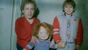 Murió Ed Gale, el actor que se puso el traje de Chucky: el verdadero cuerpo detrás del muñeco asesino. Noticias en tiempo real