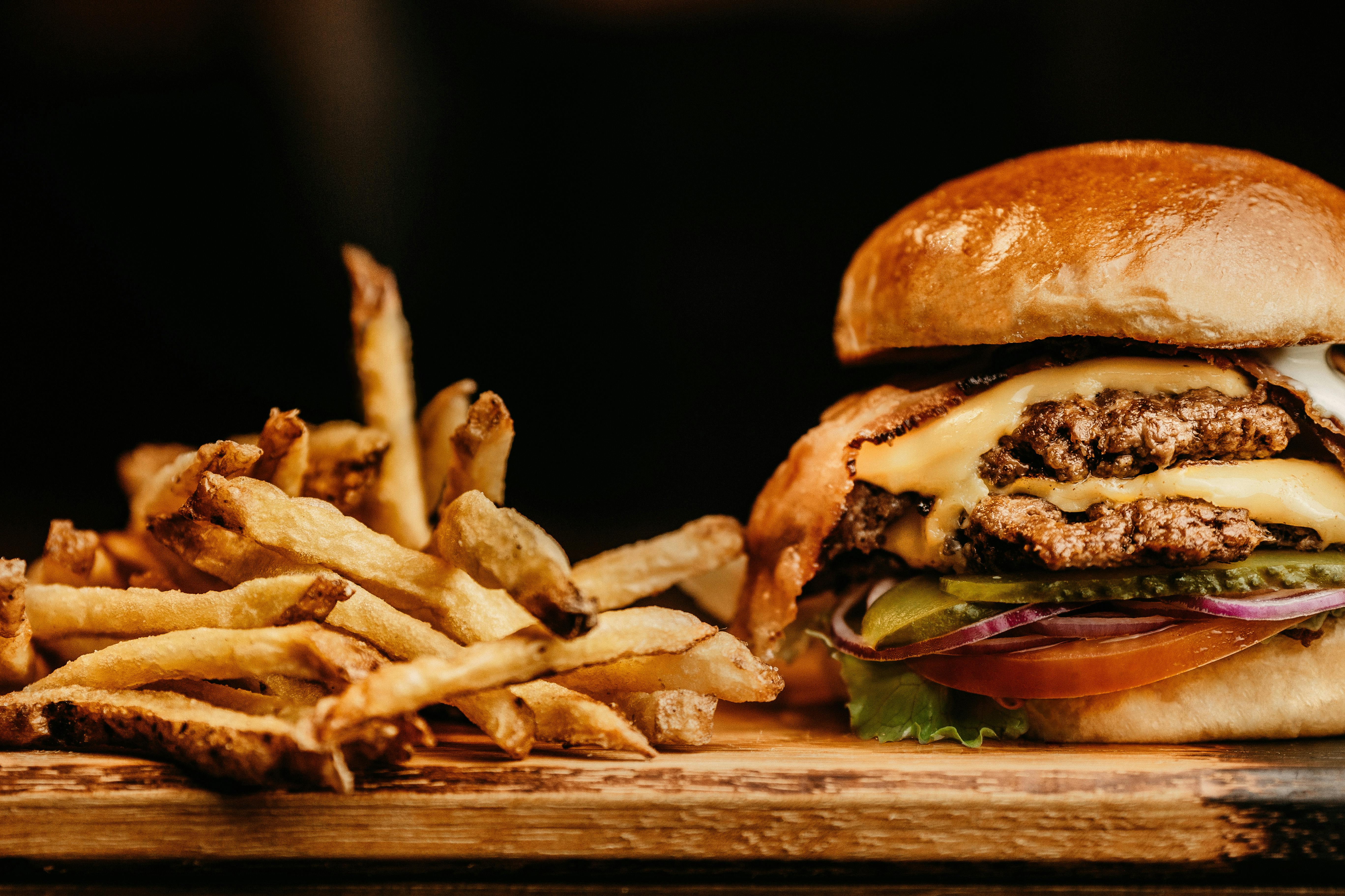 ¡Hoy es el Día de la Hamburguesa! Estas son las promociones más jugosas en México. Noticias en tiempo real