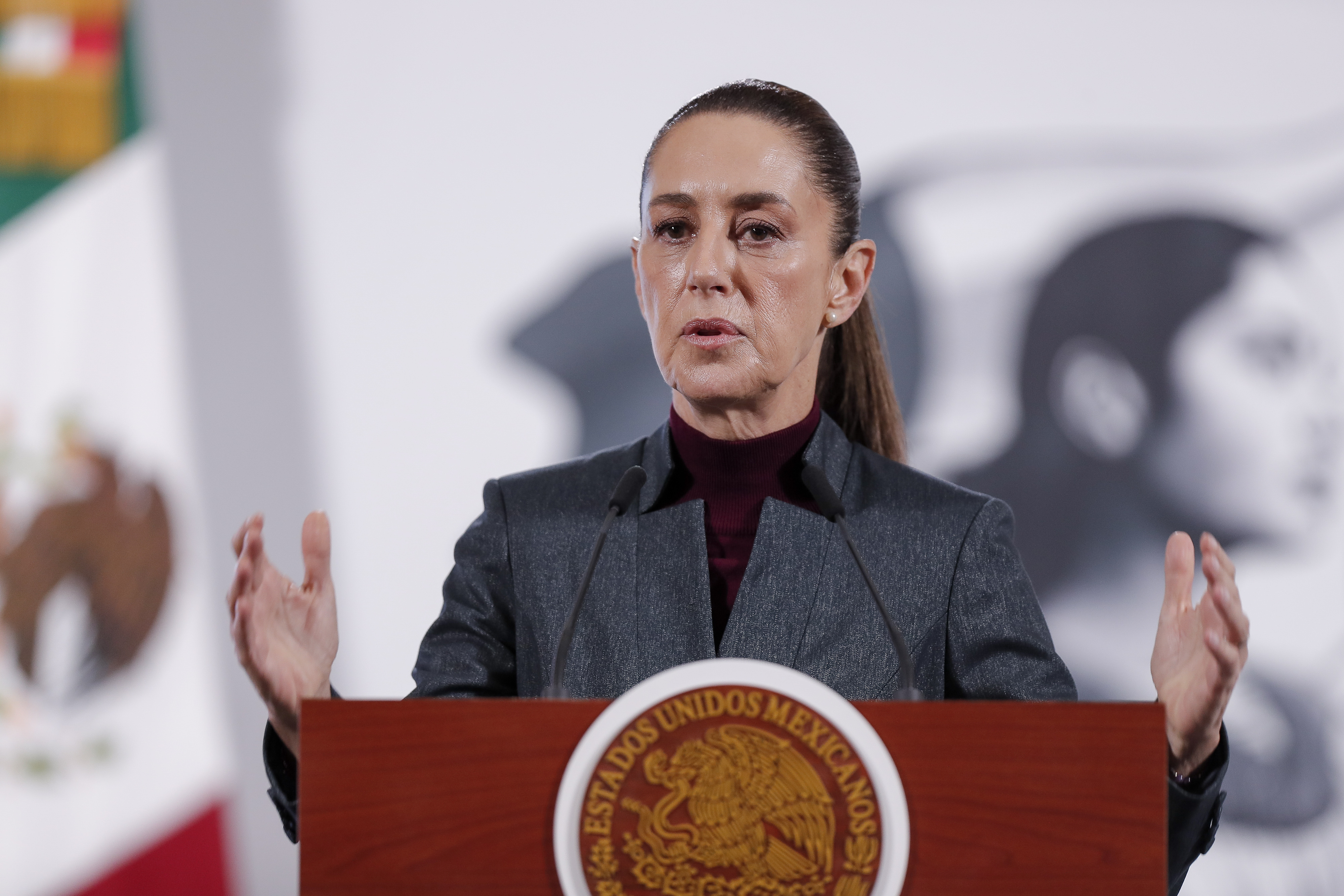Claudia Sheinbaum reafirma aumento salarial del 9% para docentes; se suma plan de movilidad y jubilación anticipada. Noticias en tiempo real