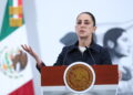 MEX6816. CIUDAD DE MÉXICO (MÉXICO), 01/07/2025.- La presidenta de México, Claudia Sheinbaum, participa durante una rueda de prensa este martes, en Palacio Nacional de la Ciudad de México (México). Sheinbaum celebró la decisión de Estados Unidos de reabrir de forma escalonada la frontera para el ganado mexicano a partir del 7 de julio tras la crisis por la plaga del gusano barrenador, aunque acotó que siguen las mesas de trabajo para acelerar esta reapertura. EFE/Mario Guzmán