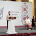 MEX8461. CIUDAD DE MÉXICO (MÉXICO), 24/07/2025.- La presidenta de México, Claudia Sheinbaum (i), participa durante su conferencia de prensa matutina este jueves en Palacio Nacional de la Ciudad de México (México). EFE/José Méndez