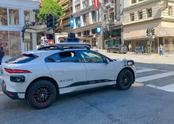 Curious to see these around in San Francisco. Would be nice to have a fully self driving car.