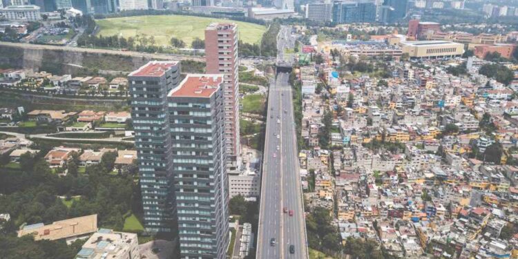 Fotos en Santa Fe desde un drone para la portada de Desigualdad OCT de Chilango