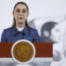 MEX1534. CIUDAD DE MÉXICO (MÉXICO), 02/09/2025.- La presidenta de México, Claudia Sheinbaum, habla durante una rueda de prensa este martes, en el Palacio Nacional de Ciudad de México (México). EFE/Sáshenka Gutiérrez