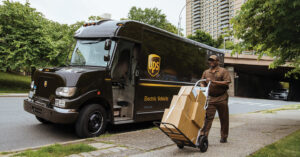 La empresa de mensajería UPS recortó 48.000 empleos este año, el doble de lo previsto. Lado.mx La empresa de mensajería UPS recortó 48.000 empleos este año, el doble de lo previsto. Noticias en tiempo real