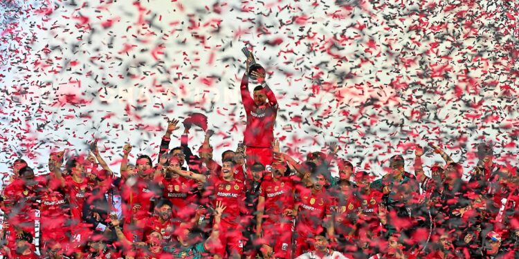 Carson, California, Estados Unidos, 1 de octubre de 2025. @@@@, durante el partido correspondiente al Campeones Cup 2025, entre el LA Galaxy y los Diablos Rojos del Toluca, realizado en el Dignity Health Sports Park. Foto: Imago7/ Etzel Espinosa