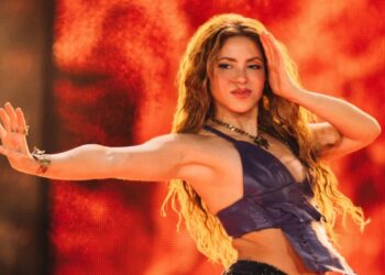 Shakira rompe récord histórico: más de 400 mil personas llenan el Zócalo en concierto gratuito