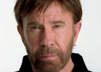 Mu3re Chuck Norris a los 86 años; leyenda del cine de acción y artes marciales