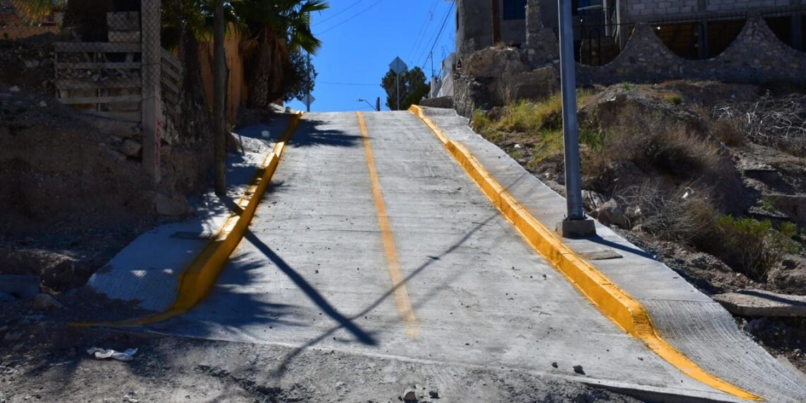 Avanza pavimentación de la calle Isla Canarias en la colonia Guadalajara Izquierda