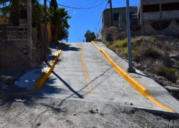 Avanza pavimentación de la calle Isla Canarias en la colonia Guadalajara Izquierda