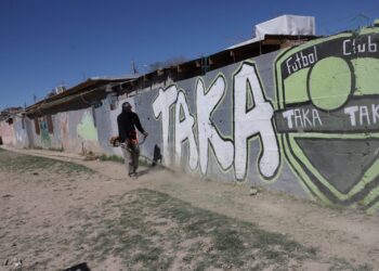 Atienden petición de niños “Takataka” y mejoran iluminación en cancha de la colonia 16 de Septiembre