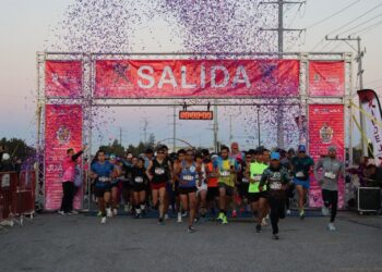 Más de 750 corredores participan en la Carrera Municipal de la Mujer 2026 en el Parque Extremo