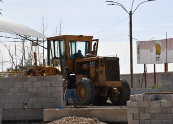 Avanza construcción de cancha de futbol rápido en CBTIS 128 con inversión de más de 4 millones de pesos