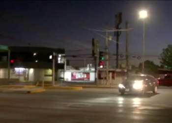 Fuerte choque en Gómez Morín deja cuantiosos daños materiales