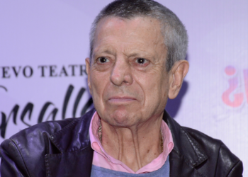 César Bono se vuelve viral tras atragantarse durante entrevista; aclara que no fue grave