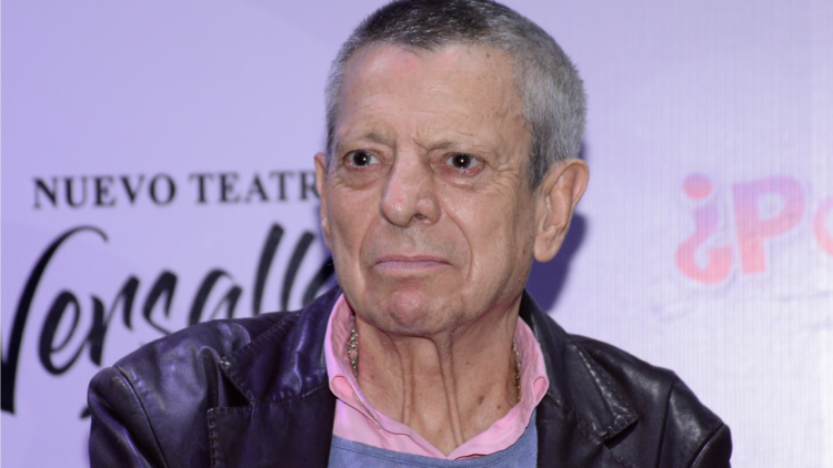 César Bono se vuelve viral tras atragantarse durante entrevista; aclara que no fue grave