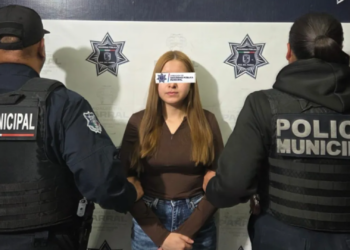 Detienen a mujer por agred.r a su pareja frente a su hija en Parral