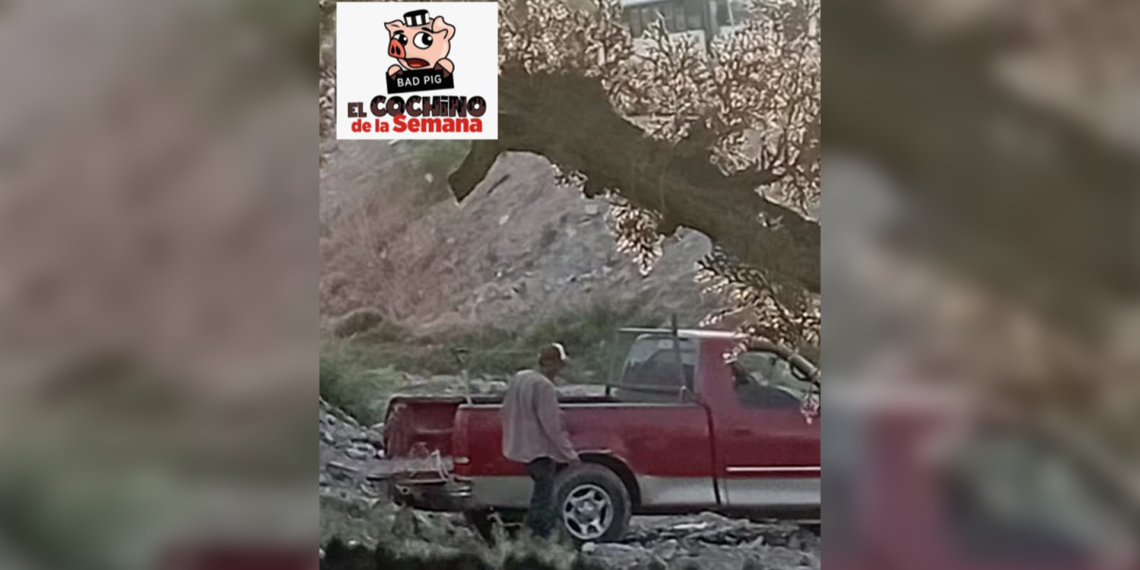 Detectan a presunto infractor ambiental por tirar escombro en arroyo en Juárez