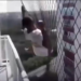 Trabajador salta desde piso 18 para probar red de seguridad y desata debate internacional