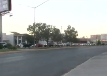 Caos vial desde la madrugada en accesos a puentes internacionales de Juárez