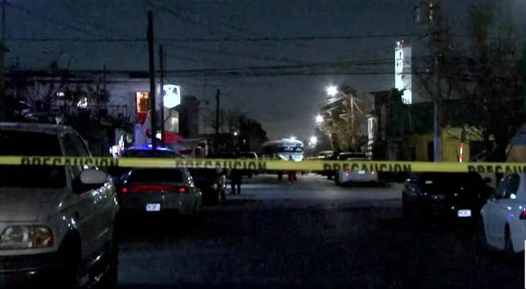 Realiza disparos al aire y abandona camioneta tras falla mecánica