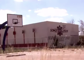 Identifican a menor que murió tras caerle una portería en secundaria de Anáhuac